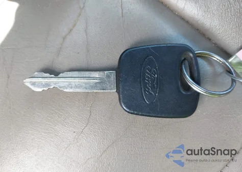 2004 Ford F-150 Heritage Xl/Xlt z USA, uszkodzony, nr VIN 2FTRX18WX4CA55488